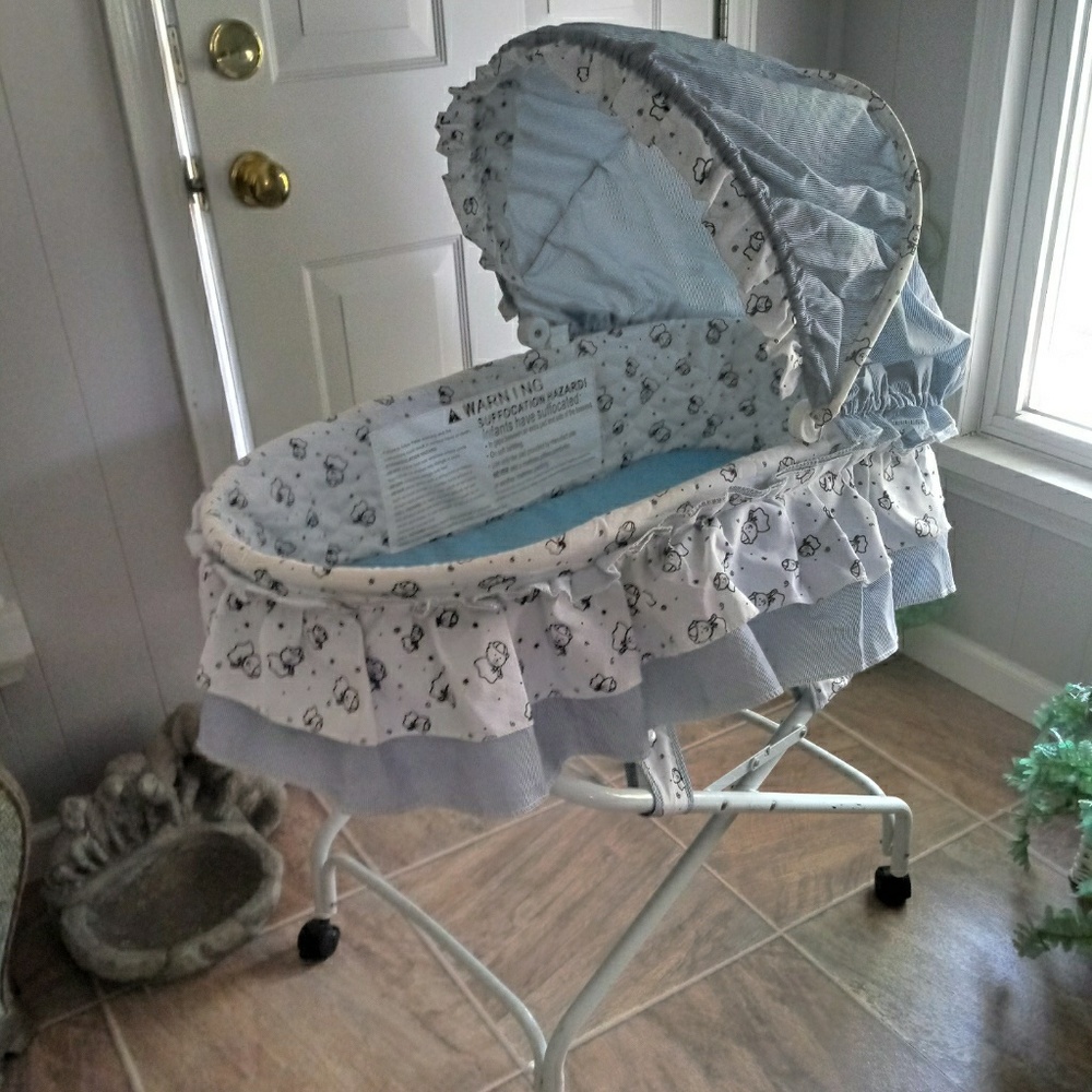 Dream on Me 2 in 1 Bassinet to Cradle